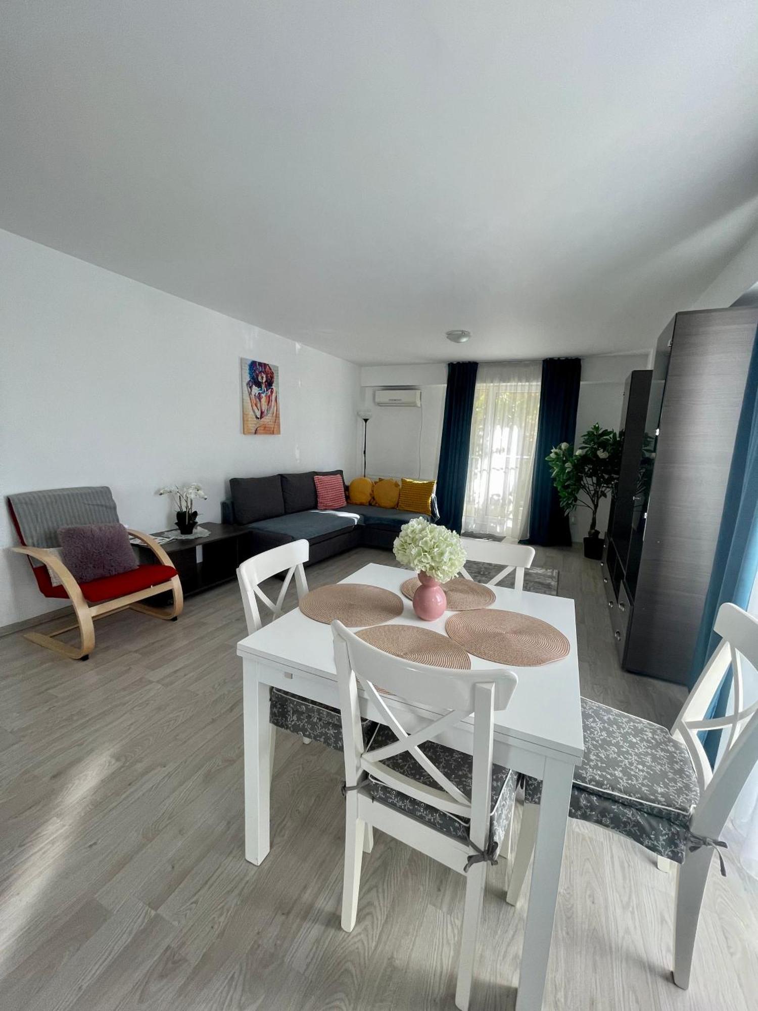 Fly Airport Residences & Therme-Self Check-In Otopeni Ngoại thất bức ảnh