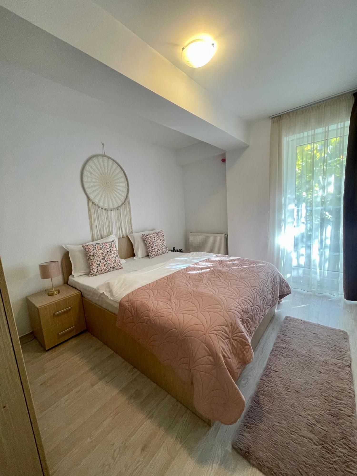Fly Airport Residences & Therme-Self Check-In Otopeni Ngoại thất bức ảnh